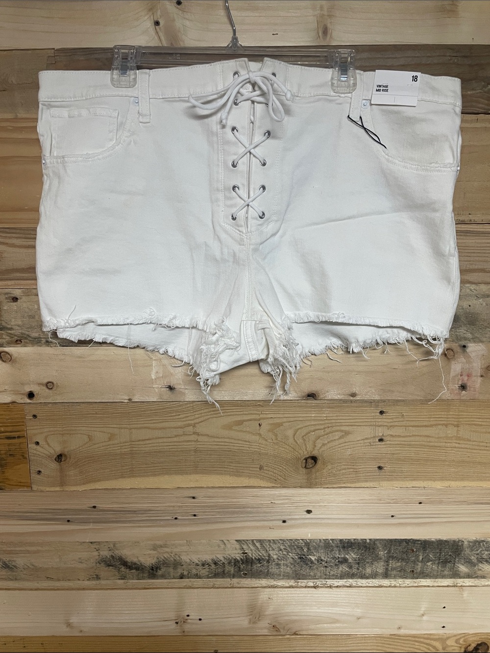 Express size 18 white vintage mid rise lace up closure 3” shorts